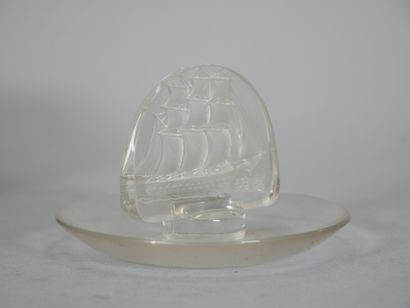 LALIQUE FRANCE
Circular crystal baguier with...