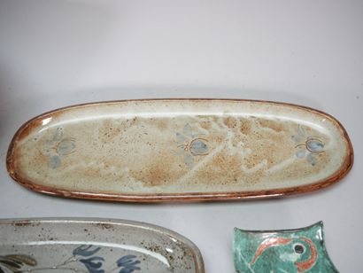 VALLAURIS 
Free-form glazed earthenware tripod...