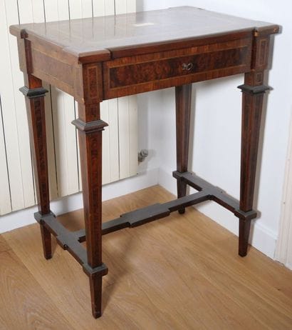 Table travailleuse en bois de placage et...