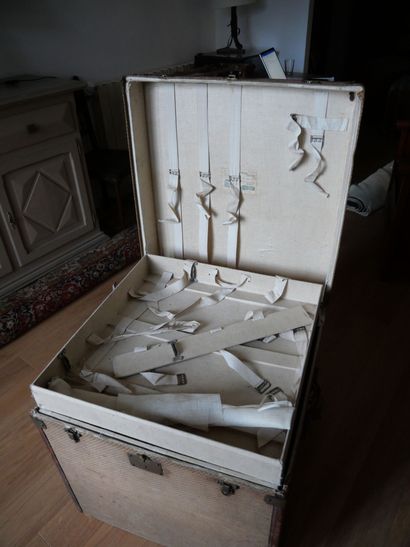 J.PENET, 52 rue Lafayette, Paris
Malle de...
