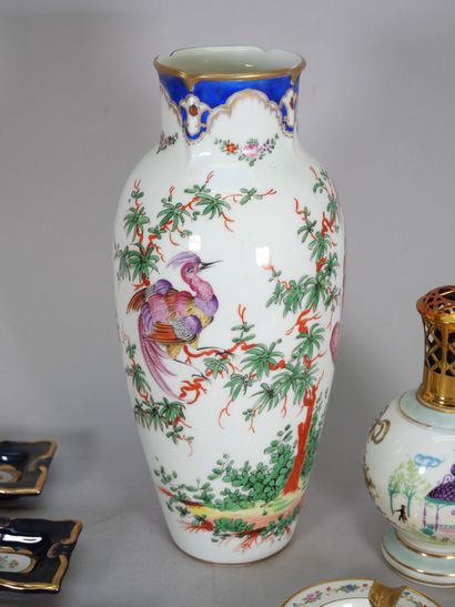 Mismatched porcelain set including:
- Manufacture...