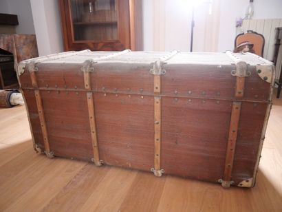 J.PENET, 52 rue Lafayette, Paris
Malle de...