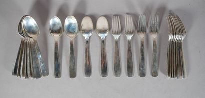 Set of 12 Art Deco style 950 thousandths...