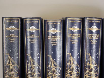 Jules VERNE. Réunion de 20 volumes. Jean...