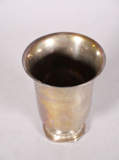 Tulip tumbler on pedestal in silver 950 thousandths...