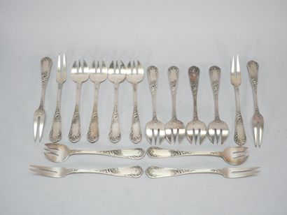 RAVINET DENFERT
10 oyster forks and 6 snail...