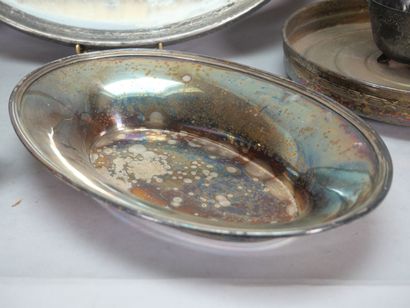 Reunion of silver-plated shaped pieces including...