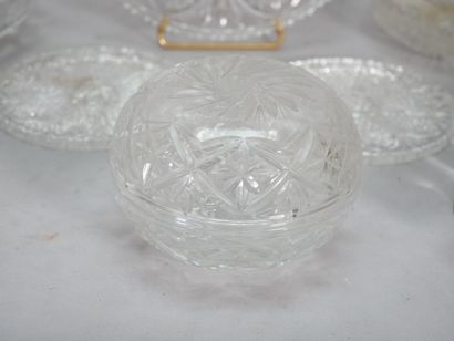 Set of glass pieces including: 
- Cut-crystal...