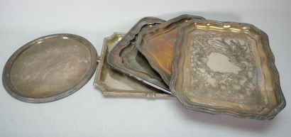 Set of silver-plated dishes including :
-...