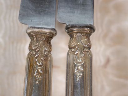 12 large knives and 12 small knives in metal,...