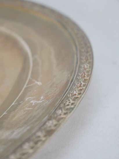 Oval platter in 950 thousandths silver with...