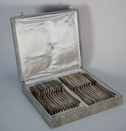 ERCUIS
Suite of 12 fish cutlery sets, single-flat...