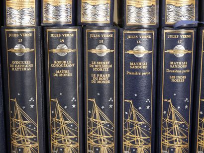 Jules VERNE. Réunion de 20 volumes. Jean...