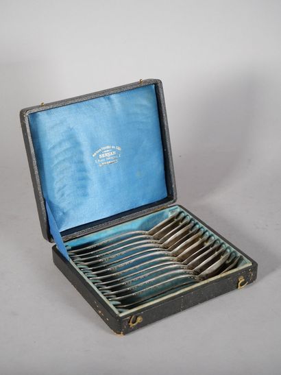 Suite of 12 silver spoons 9250 thousandths...
