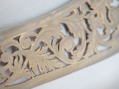 Openwork metal fish serving set with horn...