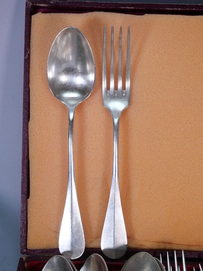ERCUIS
Set in silver-plated metal, single-flat...