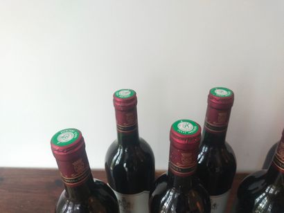 8 bouteilles Château DILLON HAUT, MEDOC 1990
(caisse...