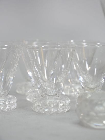 Cut crystal liqueur service, base model decorated...