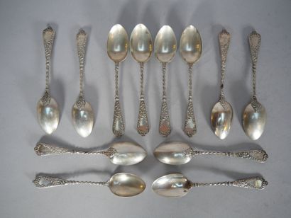 Suite of 12 Art Nouveau silver teaspoons,...