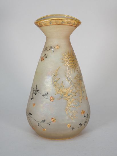 DAUM - NANCY
Flattened, shouldered conical...