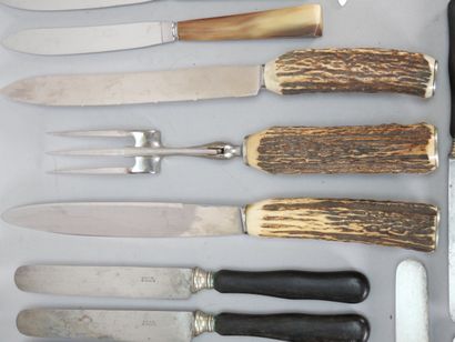 Set of mismatched knives including : 
- LUER...