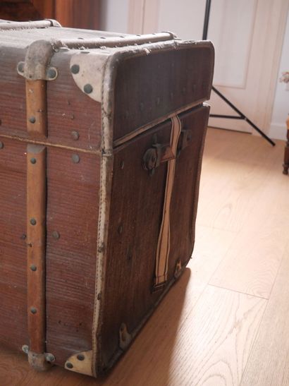 J.PENET, 52 rue Lafayette, Paris
Malle de...