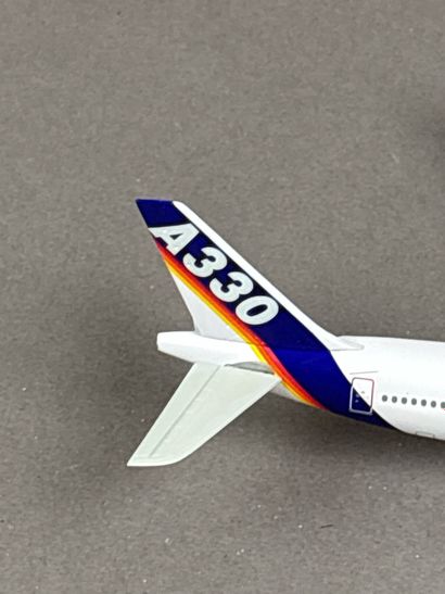 AIRBUS
Maquette d'Airbus A330-200, dans sa...