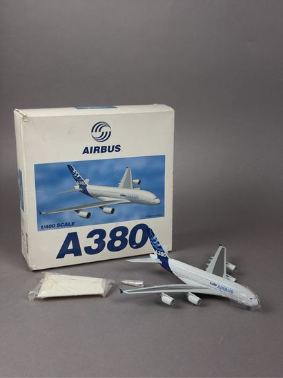 AIRBUS
Maquette d'Airbus A380 au 1/400e,...