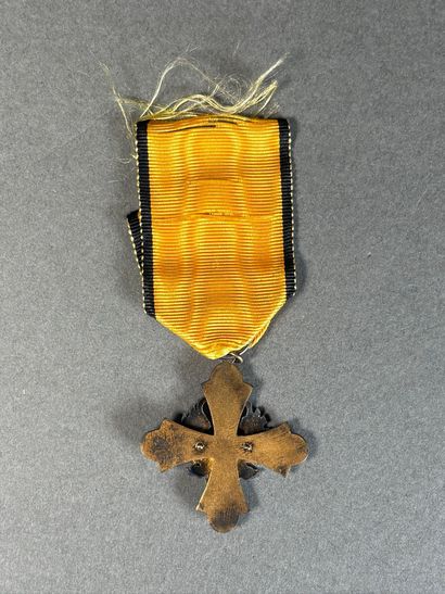 Ordre du Phoenix, institue en 1926. Grèce.

Étoile...