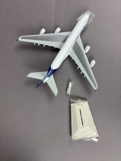 AIRBUS
Maquette d'Airbus A380 au 1/400e,...