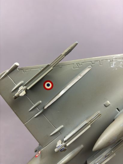 Maquette de Mirage portant la signature de...