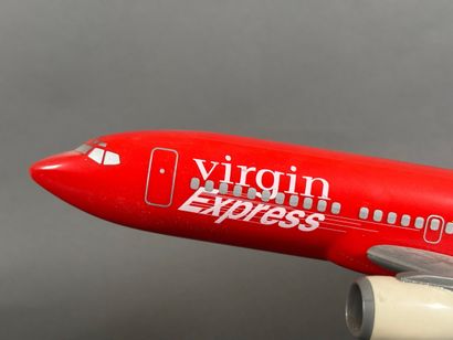 Boeing 747, maquette en plastique aux couleurs...