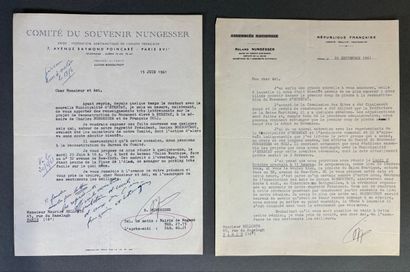 Réunion de 2 lettres tapuscrites signées...