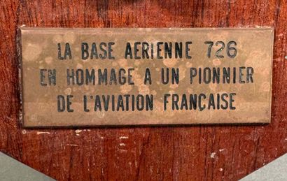 Trophée offert par la base aérienne 726,...