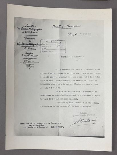 Réunion de deux documents comprenant : 
-...