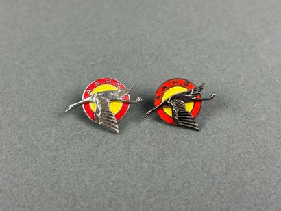Réunion de 4 pin's de l'amicale Hispano-Suiza....