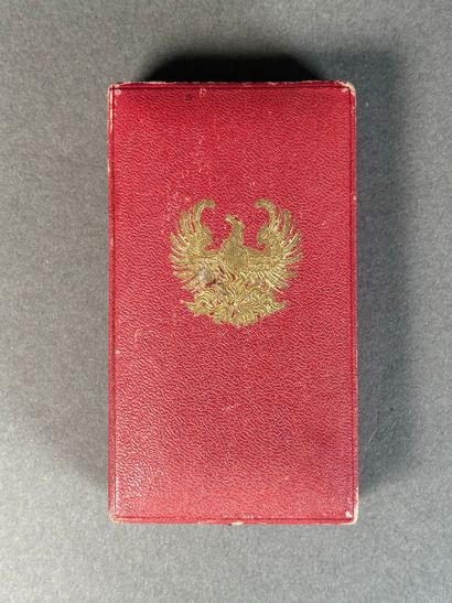 Ordre du Phoenix, institue en 1926. Grèce.

Étoile...