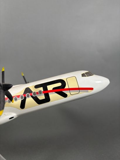 Modèle en résine ATR 72-500 aux couleurs...