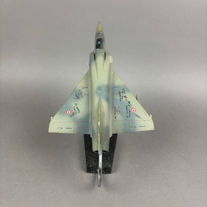 Maquette de Mirage portant la signature de...