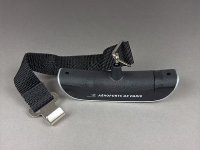 AEROPORTS DE PARIS
- Electronic luggage scale...