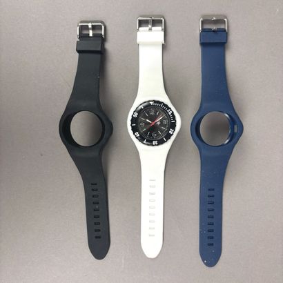 DASSAULT
Watch with a black dial and three...