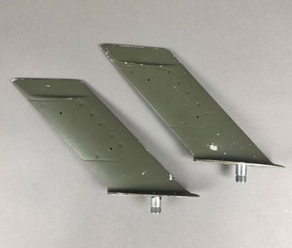 Set of two airplane antennas labeled S.T.T.E....
