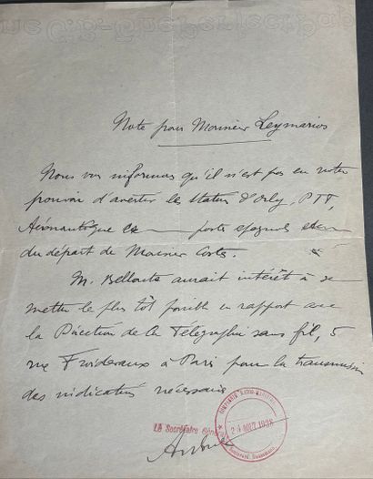 Réunion de documents comprenant : 

 - Paris,...