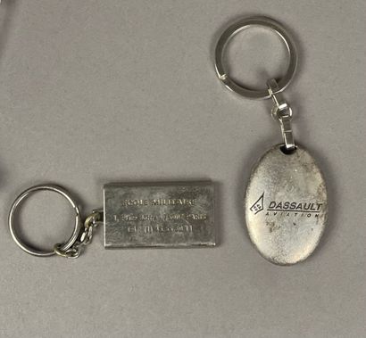 Set of 7 aluminum luggage tags featuring...