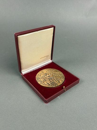 Médaille en bronze patiné du Tourning club...