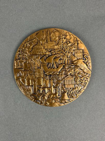 Médaille en bronze patiné du Tourning club...