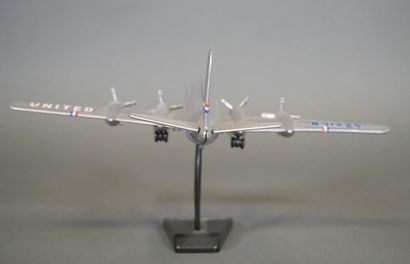 Quatre avions miniatures : Dornier Do-X en...