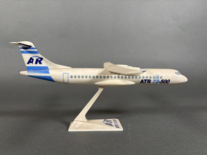 Modèle en résine ATR 72-500 aux couleurs...