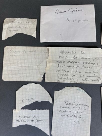 Réunion de 26 papiers échangés entre Costes...