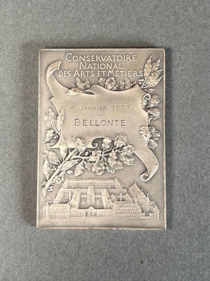 Médaille rectangulaire en bronze argenté...